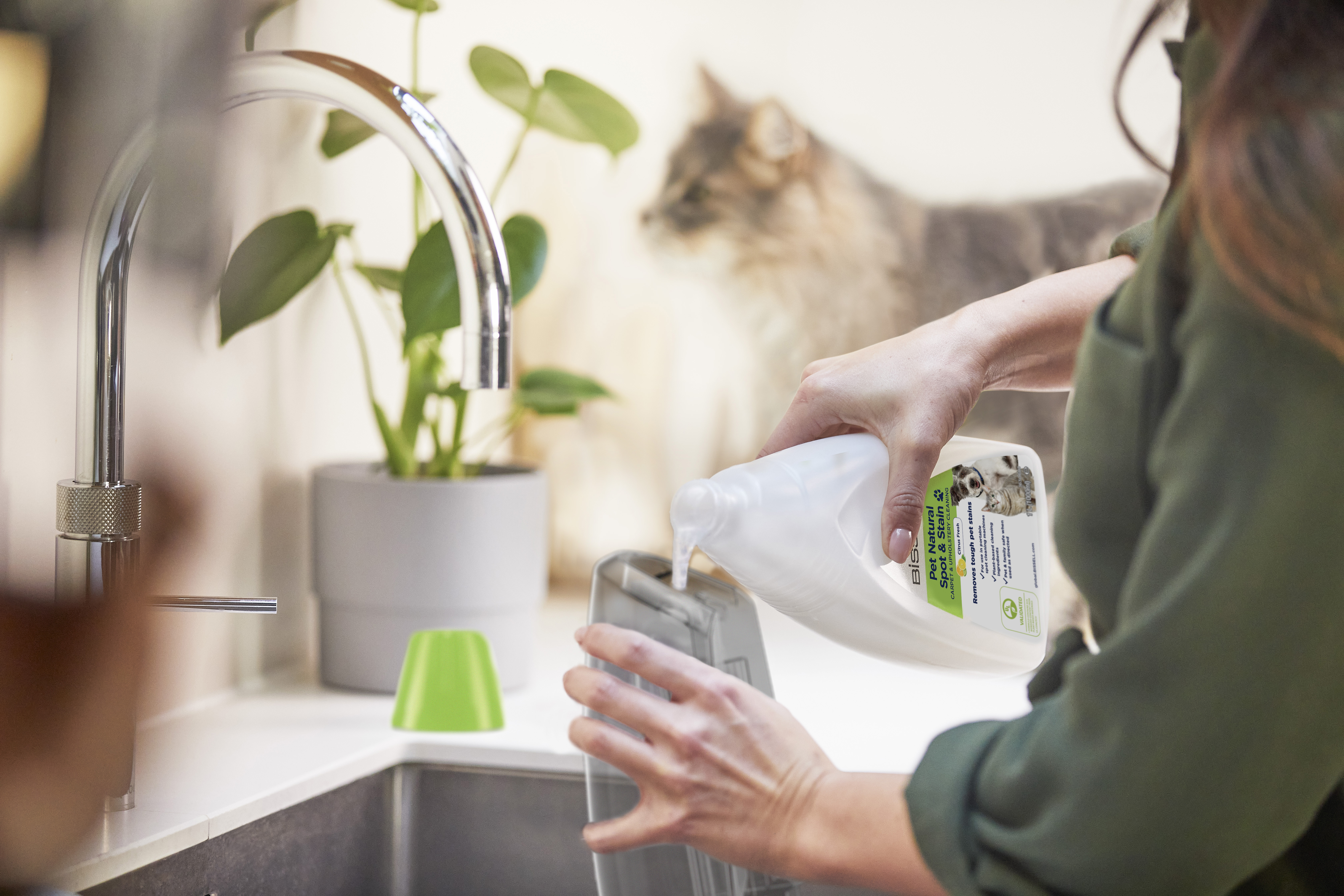 Bissell - PET Spot and Stain Portable Carpet Cleaning Solution - 1000 ml