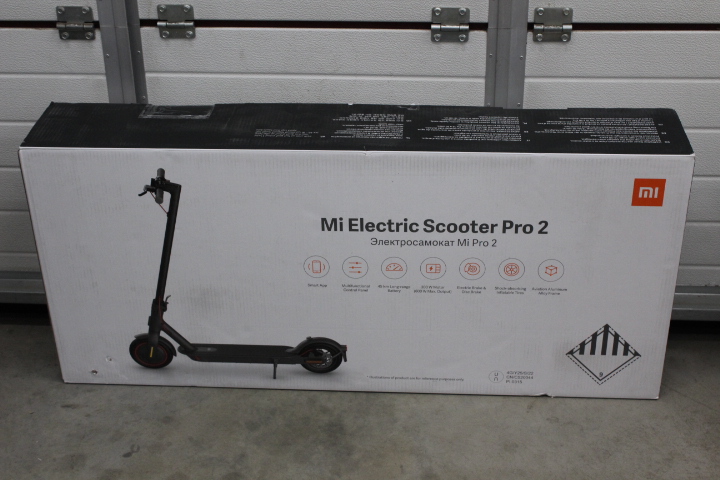 SALE OUT. Xiaomi Mi Electric Scooter Pro 2 (Black) - Xiaomi Mi Electric Scooter Pro 2 - 600 W - 25 km/h - 6 month(s) - Black - DEMO