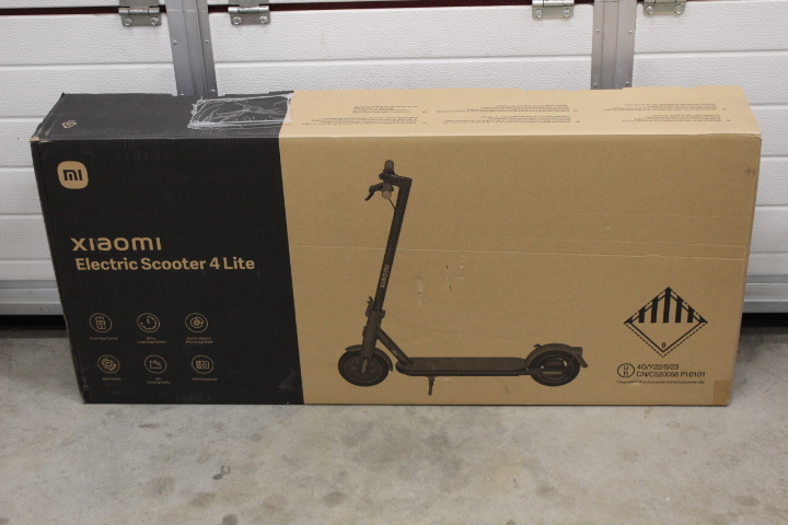 SALE OUT. Xiaomi Electric Scooter 4 Lite EU - Xiaomi Electric Scooter 4 Lite EU - 300 W - 25 km/h - 8.5 " - 6 month(s) - Black - DEMO, MISSING INNER PACKAGING
