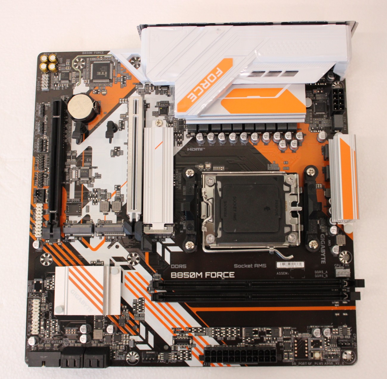 SALE OUT. - Gigabyte B850M FORCE (rev. 1.0) - Processor family AMD - Processor socket AM5 - DDR5 - Supported hard disk drive interfaces SATA, M.2 - Number of SATA connectors 4 - REFURBISHED, WITHOUT ORIGINAL PACKAGING AND ACCESSORIES, ONLY BACK PANEL INCL