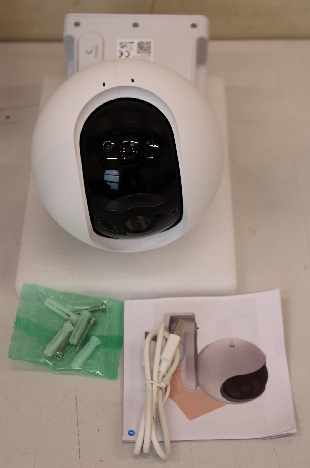 SALE OUT. EZVIZ IP Camera CS-EB8 3MP/4mm/10400mAh/IR up to 15m/H.265/H.264/IP65/White - EZVIZ - IP Camera - CS-EB8 4G/LTE with battery - 36 month(s) - 3 MP - 4mm - IP65 - H.265 / H.264 - MicroSD, max. 512 GB - USED, DIRTY, MISSING MANUAL, SCRATCHES