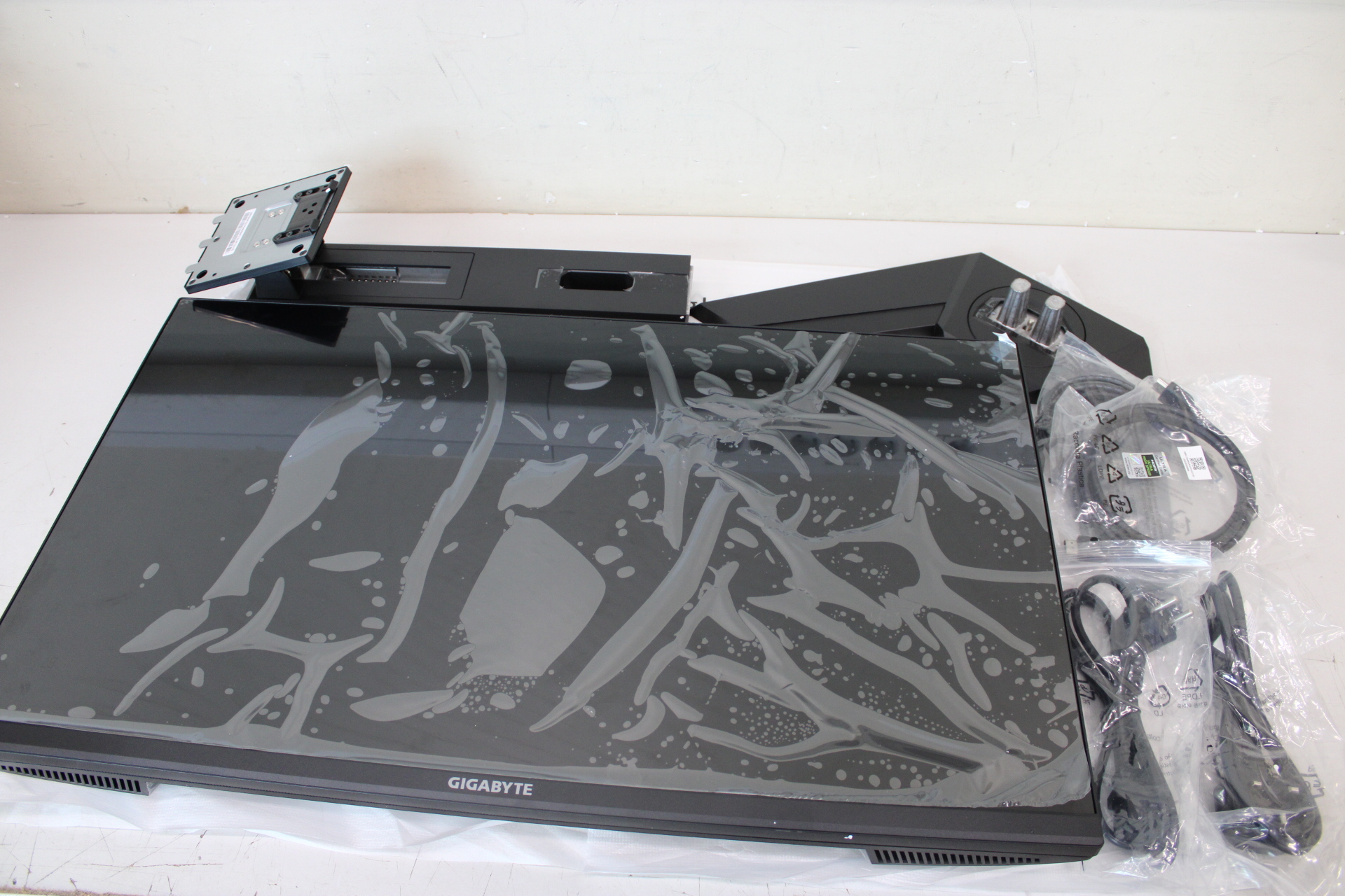SALE OUT. - Gigabyte - M32UP EK1 - 32 " - SS IPS - UHD - 160 Hz - 1 ms - 3840 x 2160 pixels - 350 cd/m² - Warranty 3 month(s) - REFURBISHED, USED, WITHOUT MANUAL