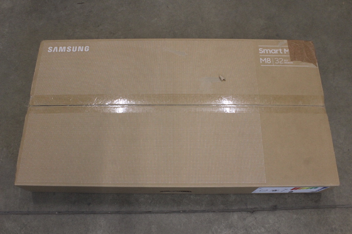 SALE OUT. Samsung - LS32FM801UUXDU - 32 " - VA - 16:9 - 60 Hz - 4 ms - 3840 x 2160 pixels - 400 cd/m² - HDMI ports quantity 1 - White - Warranty 24 month(s) - DAMAGED PACKAGING