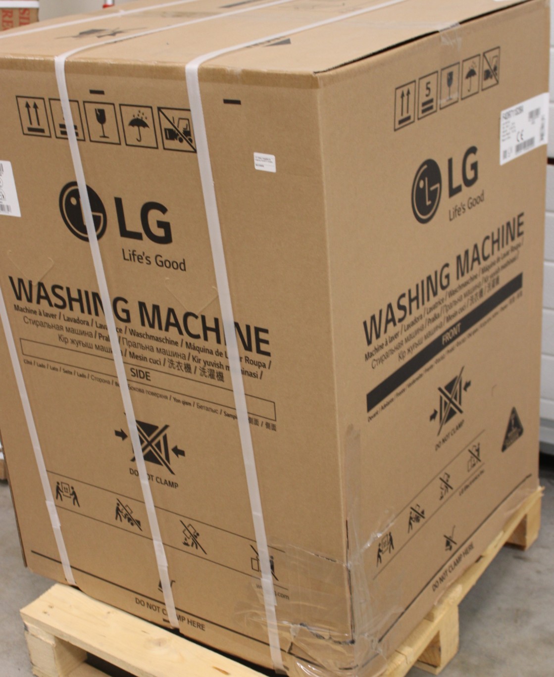 SALE OUT. LG F4DR711S2BA Washing machine, A, Front loading, Washing capacity 11 kg, Depth 56,5 cm, 1360 RPM, Black - LG - Washing Machine with Dryer - F4DR711S2BA - Energy efficiency class A/D - Front loading - Washing capacity 11 kg - 1400 RPM - Depth 57