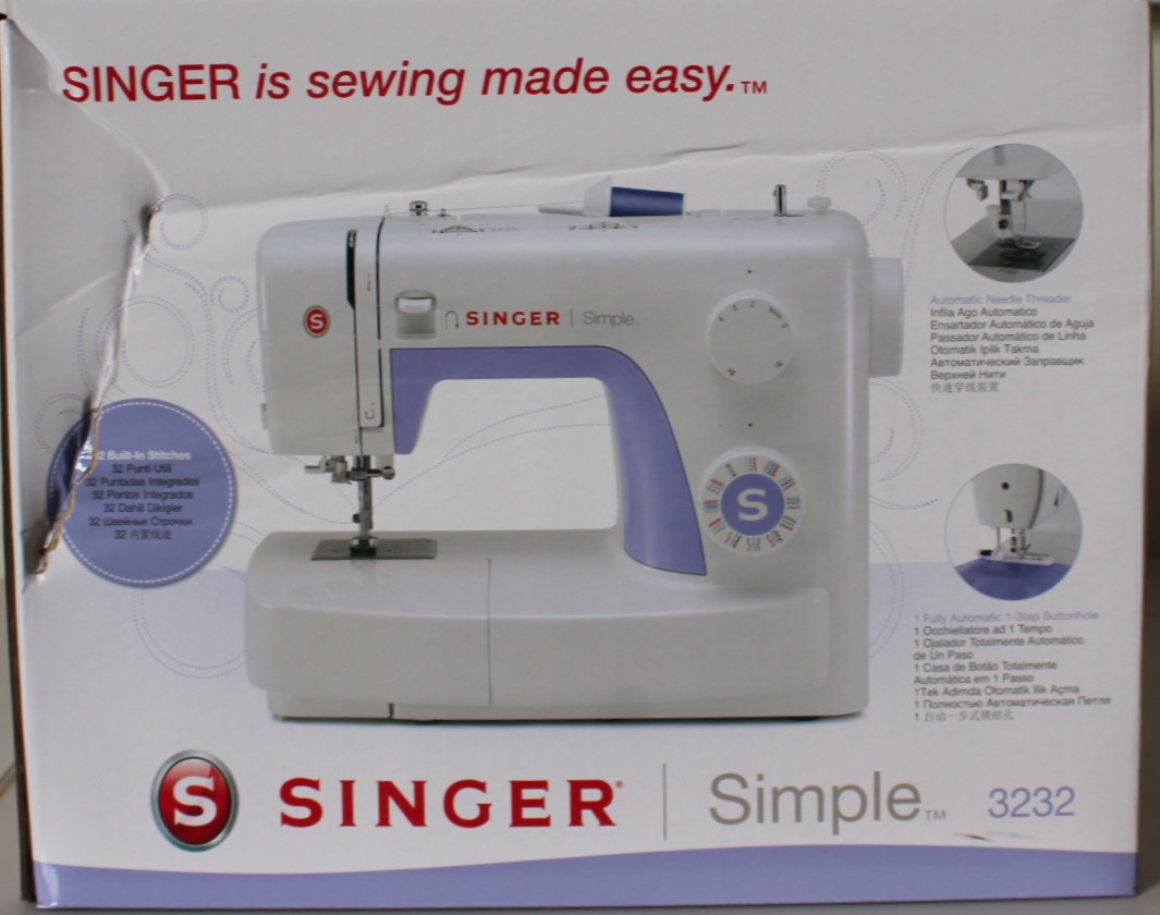 SALE OUT. Singer - Sewing Machine - Simple 3232 - Number of stitches 32 - Number of buttonholes 1 - White - DAMAGED PACKAGING
