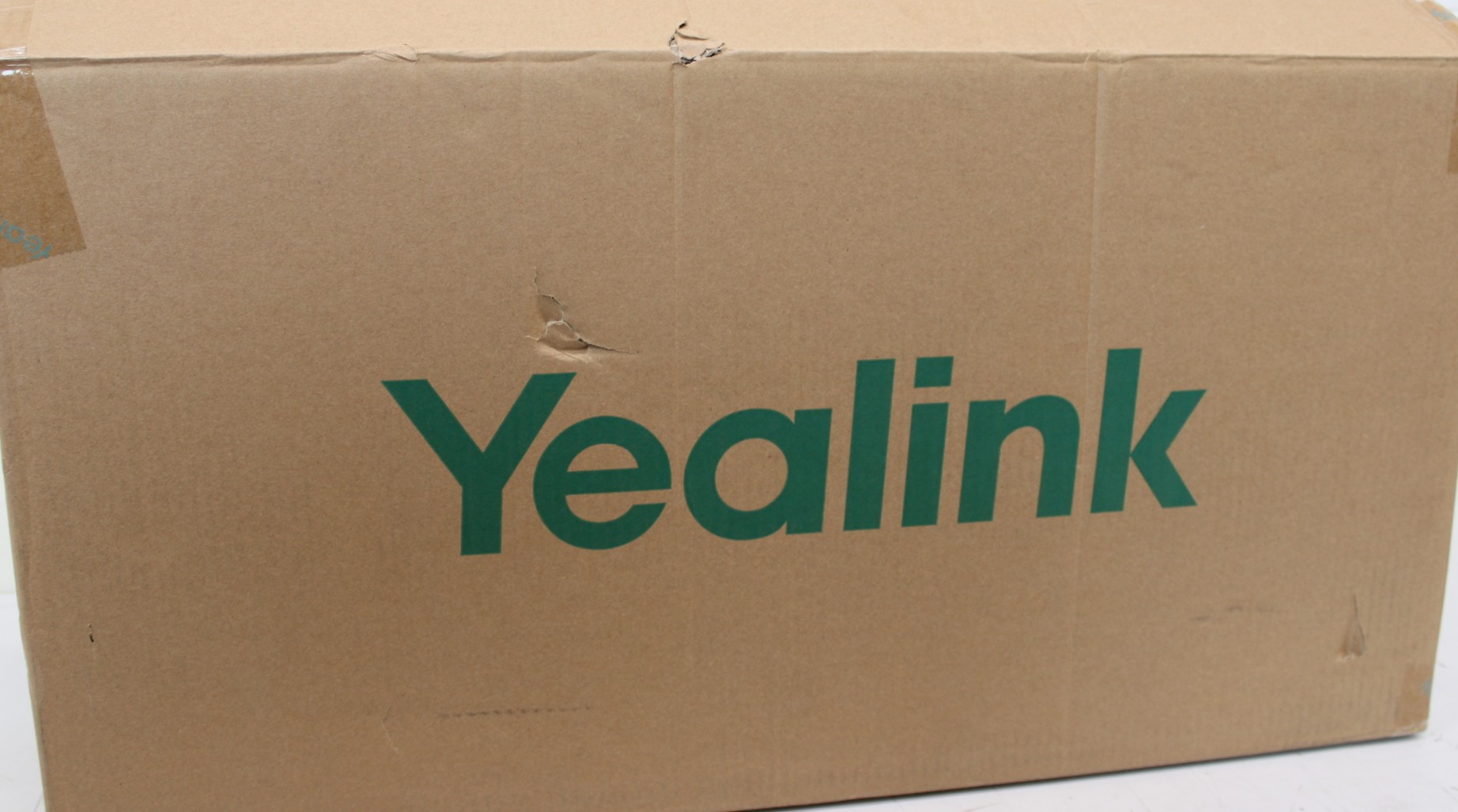 SALE OUT. - Yealink MeetingBar A40 Microsoft Teams Rooms on Android - Black - DEMO, MISSING SCREW (M2 X 4 MM) - 24 month(s)